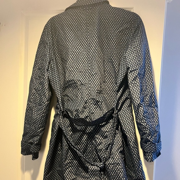 J.McLaughlin printed trench coat - Picture 2 of 2